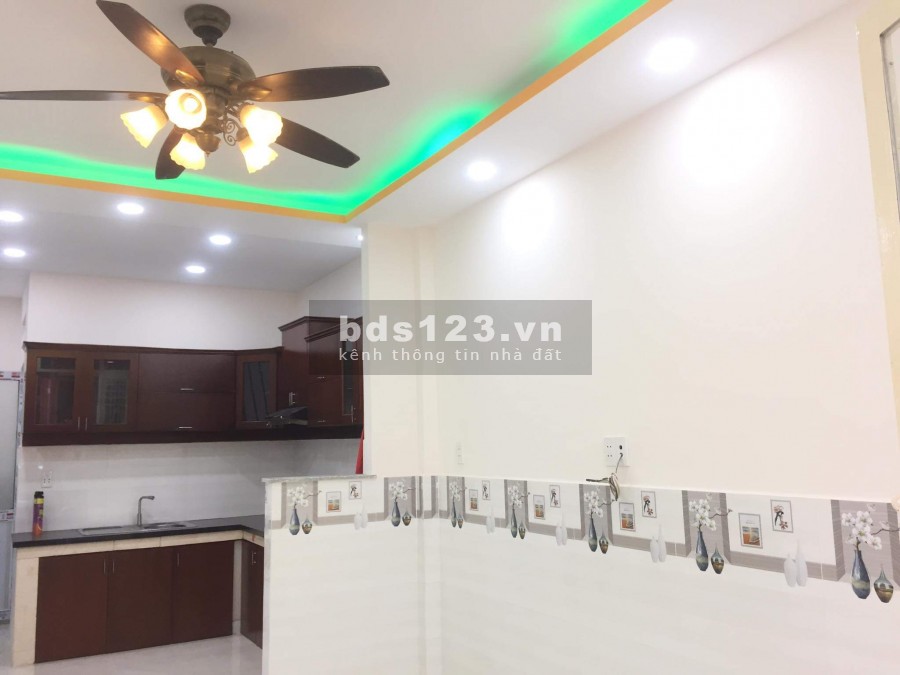 Bán nhà hẻm 160 Vườn Lài, Quận Tân Phú, đẹp, giá chỉ 3,35 tỷ.