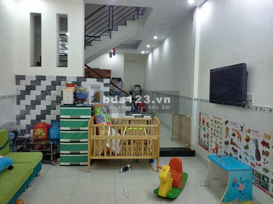Chính chủ cho thuê nhà nguyên căn quận 7 gần vòng xoay Tân Thuận