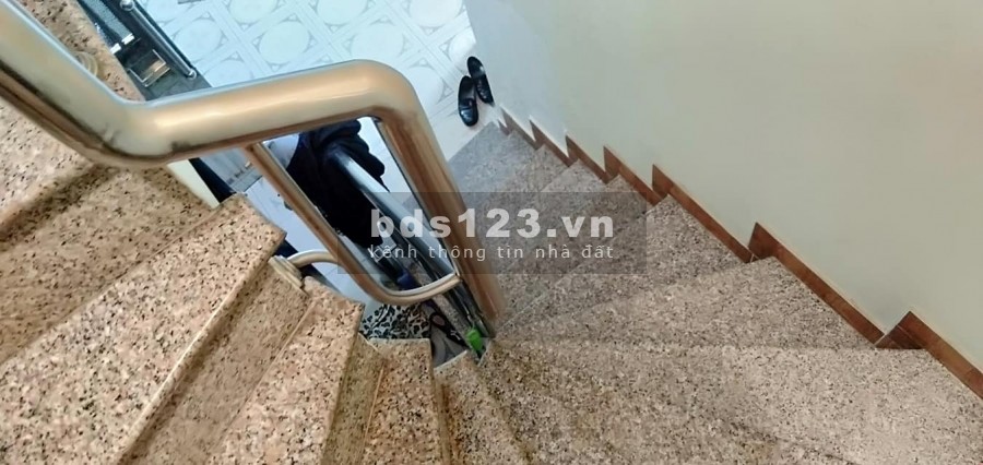 BÁN NHÀ RIÊNG TẠI NGÕ CHỢ KHÂM THIÊN, QUẬN ĐỐNG ĐA. DT 60M, GIÁ 3.6 TỶ.