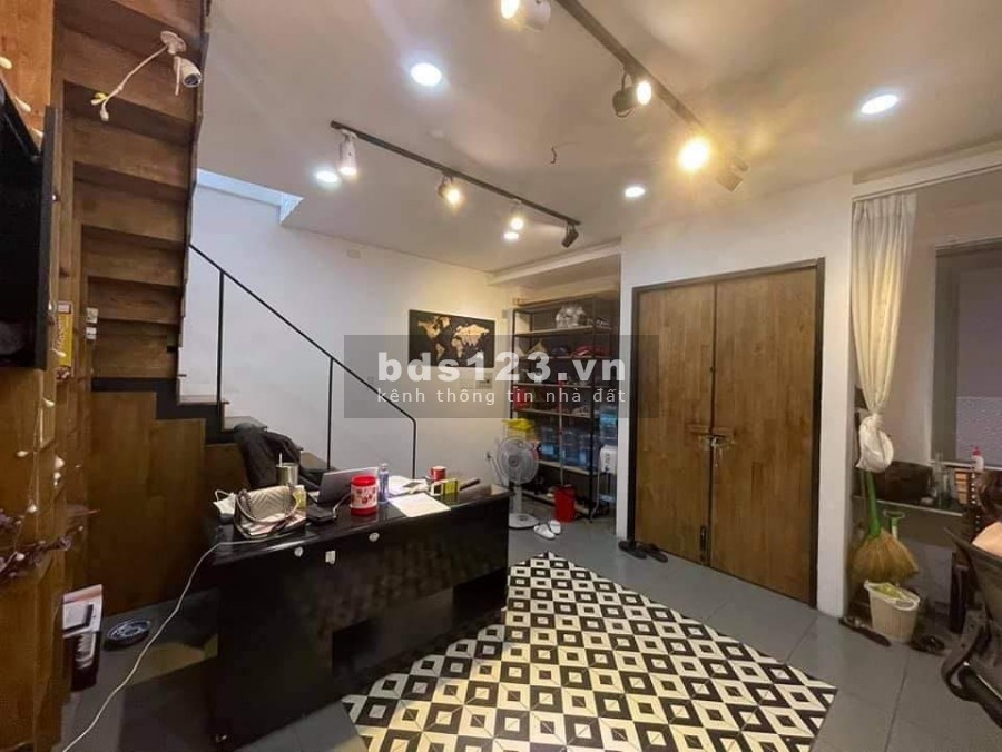 Bán nhà dưới 4 tỷ CMT8 dt 30M2 CHỈ 3 TỶ 2