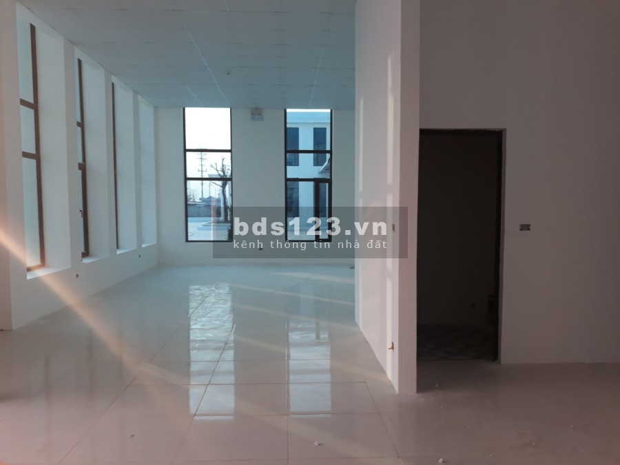 Cho thuê xưởng 9000m2 KCN Quế Võ, xưởng mới, bàn giao tháng 4. LH 0988457392