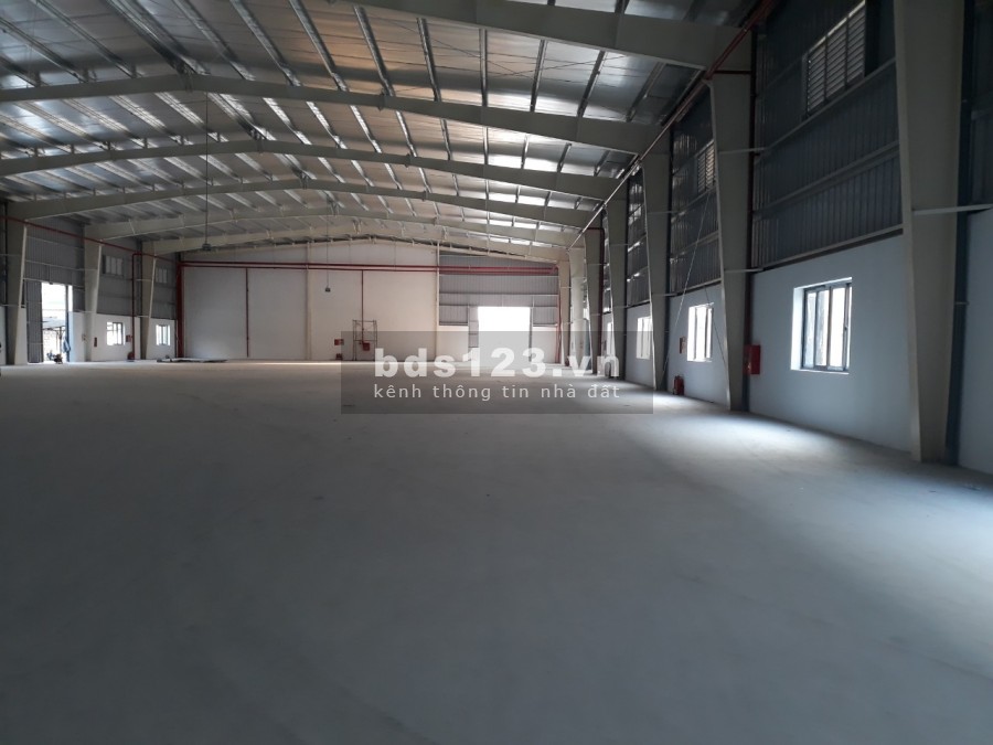 Cho thuê xưởng 9000m2 KCN Quế Võ, xưởng mới, bàn giao tháng 4. LH 0988457392