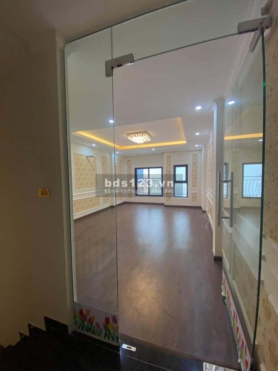 GARA OTO, ĐẸP NGẤT NGÂY, CHỦ TỰ XÂY, NỞ HẬU ĐẸP