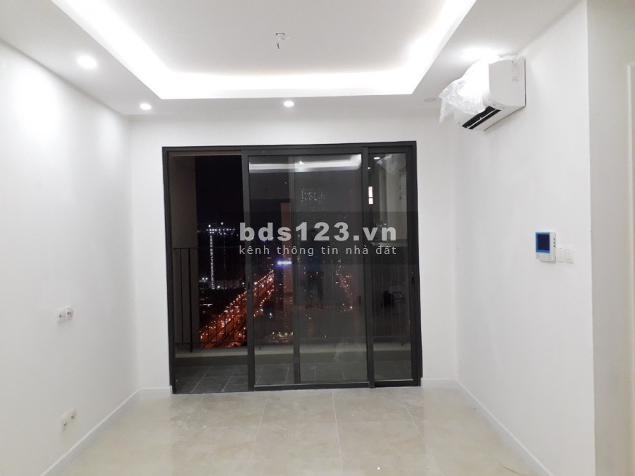Cho thuê chung cư D'Capitale Trần Duy Hưng 2 ngủ cơ bản 11 triệu. Lh 0377983070