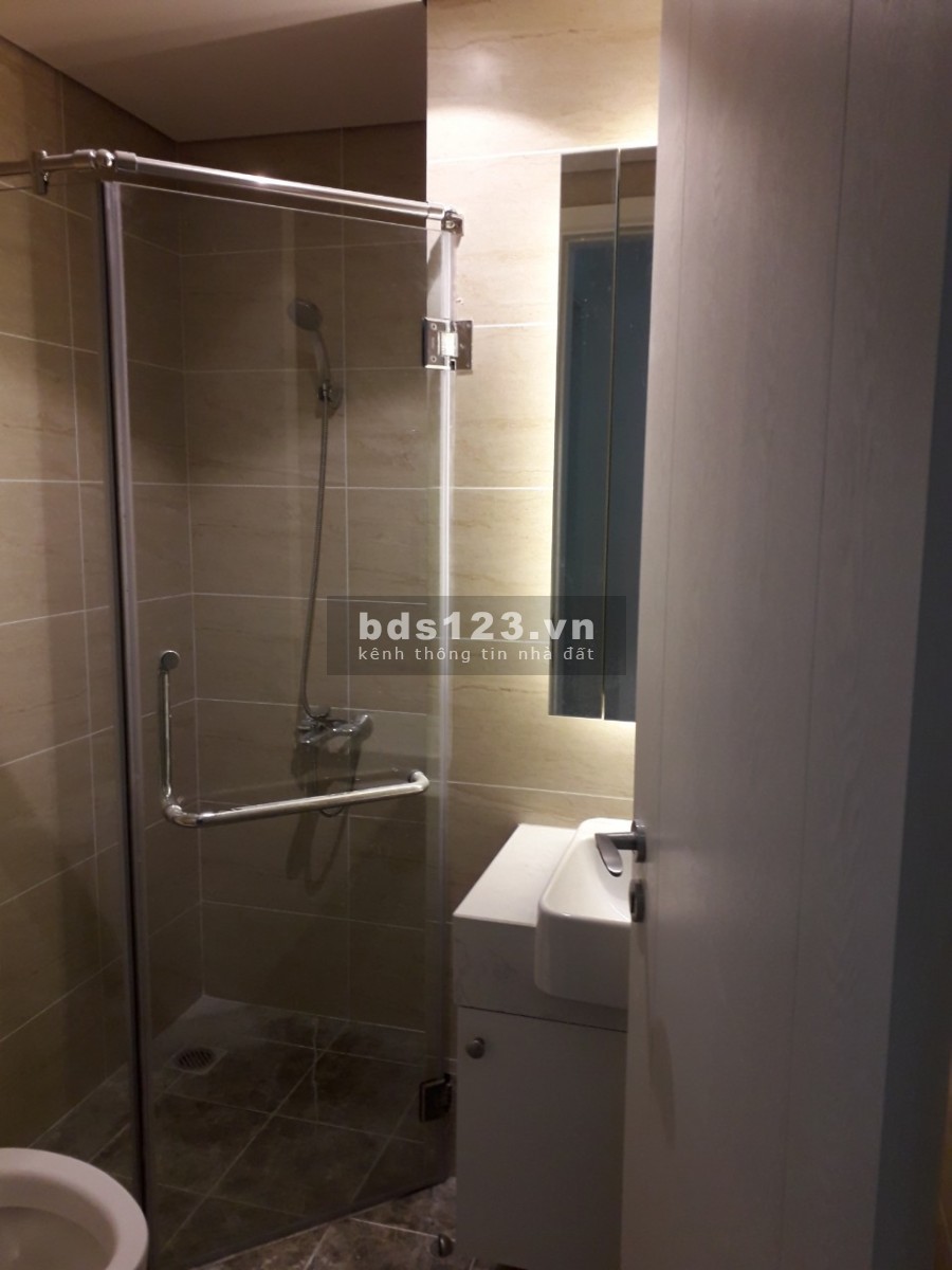 Cho thuê chung cư D'Capitale Trần Duy Hưng 2 ngủ cơ bản 11 triệu. Lh 0377983070