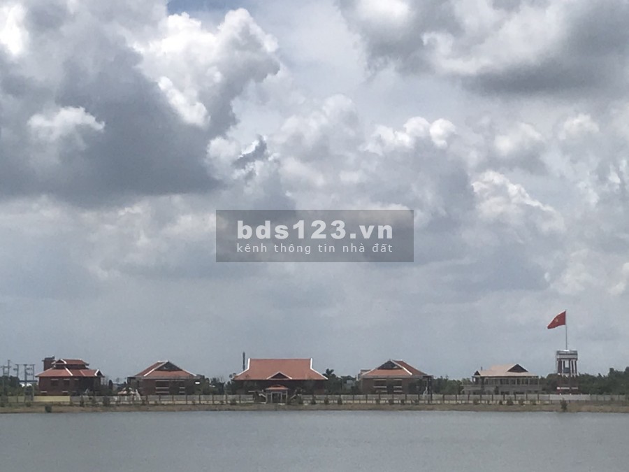 Bán đất trong khu du lịch sinh thái, khu dân cư hiện hữu, đức hòa Long An. DT: 80m2, giá 1.2 tỷ.