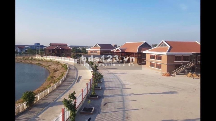 Bán đất trong khu du lịch sinh thái, khu dân cư hiện hữu, đức hòa Long An. DT: 80m2, giá 1.2 tỷ.