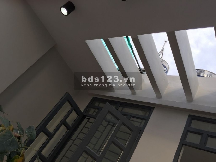 Cho thuê nhà nguyên căn hẻm 30 Lâm Văn Bền, P.Tân Kiểng