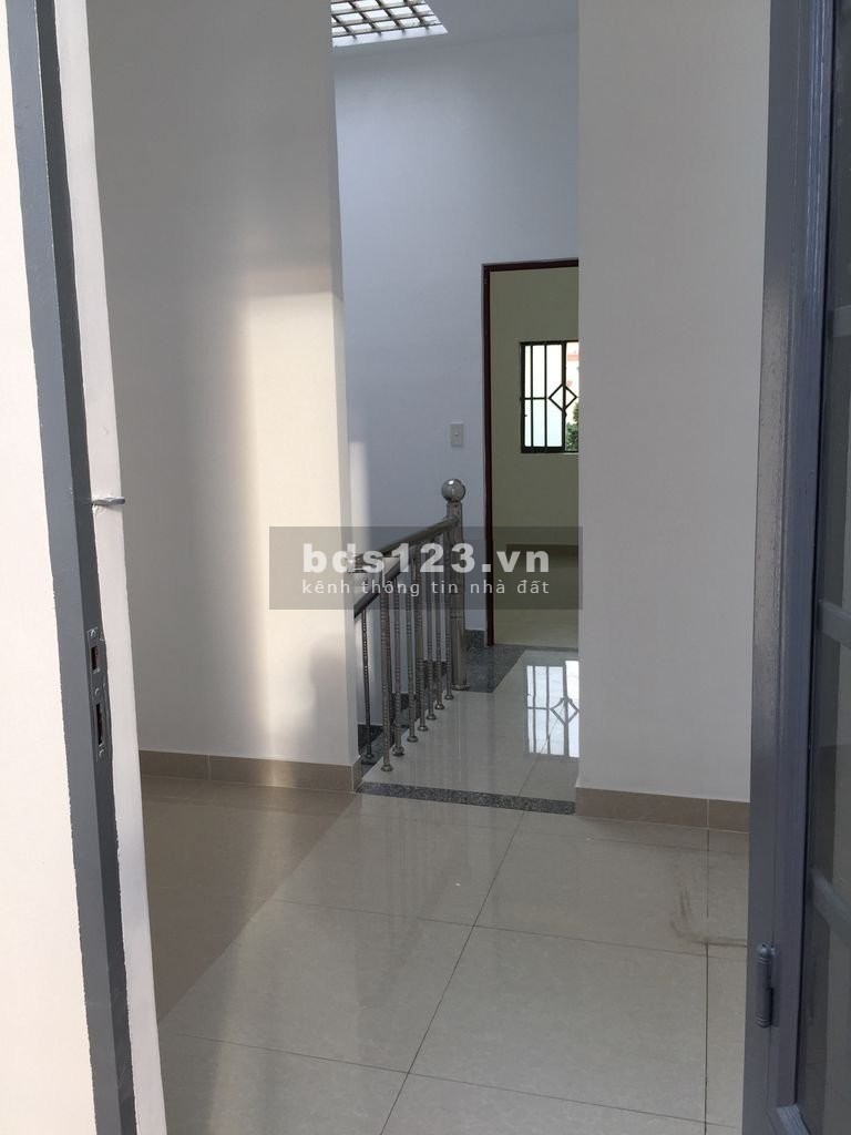 Cho thuê nhà nguyên căn hẻm 30 Lâm Văn Bền, P.Tân Kiểng