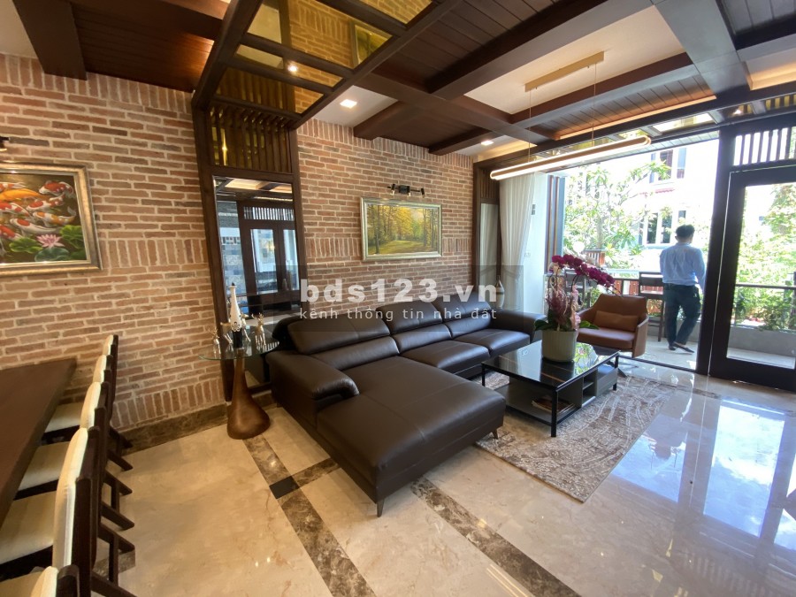 BÁN VILLAS PHÚ MỸ HƯNG - HẦM TRỆT 2 LẦU ST có Thang máy. Nhà Full Nội Thất mới 100%. Giá 40 tỷ