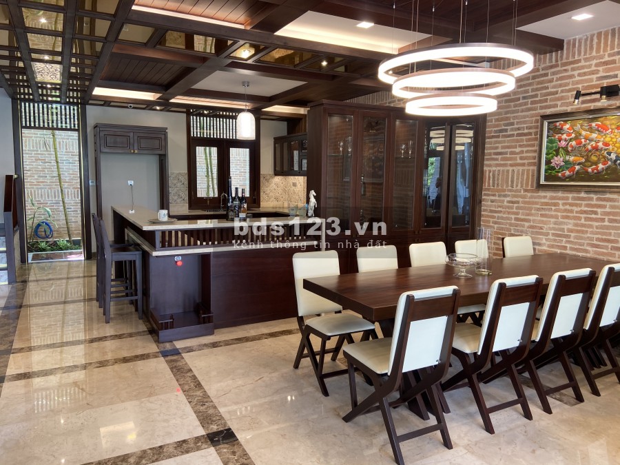 BÁN VILLAS PHÚ MỸ HƯNG - HẦM TRỆT 2 LẦU ST có Thang máy. Nhà Full Nội Thất mới 100%. Giá 40 tỷ