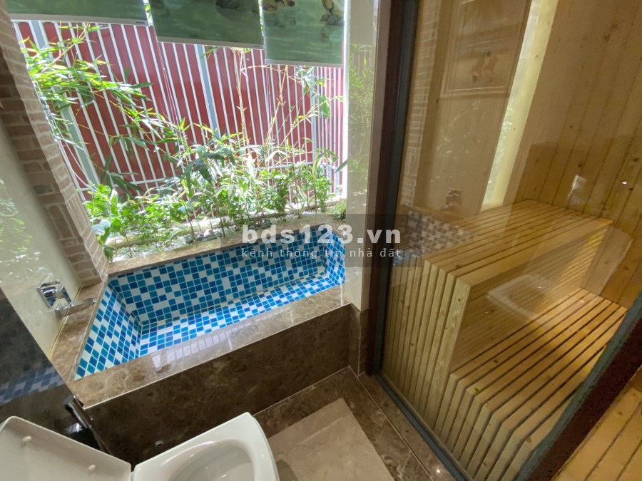 BÁN VILLAS PHÚ MỸ HƯNG - HẦM TRỆT 2 LẦU ST có Thang máy. Nhà Full Nội Thất mới 100%. Giá 40 tỷ