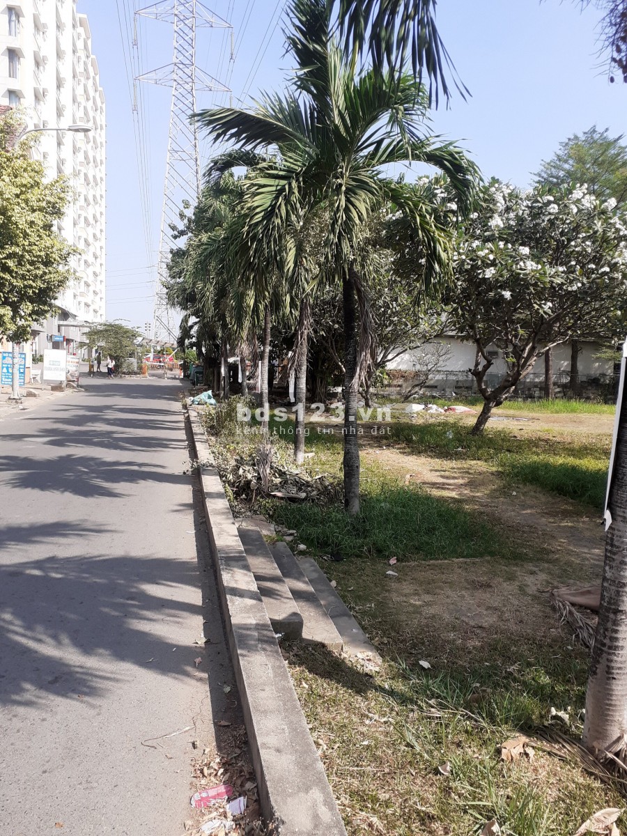 HOT căn BT góc 2 mặt tiền khu nhà ở Nam Long- Quận 9- DT: 131,5m2- giá 11.5 tỷ