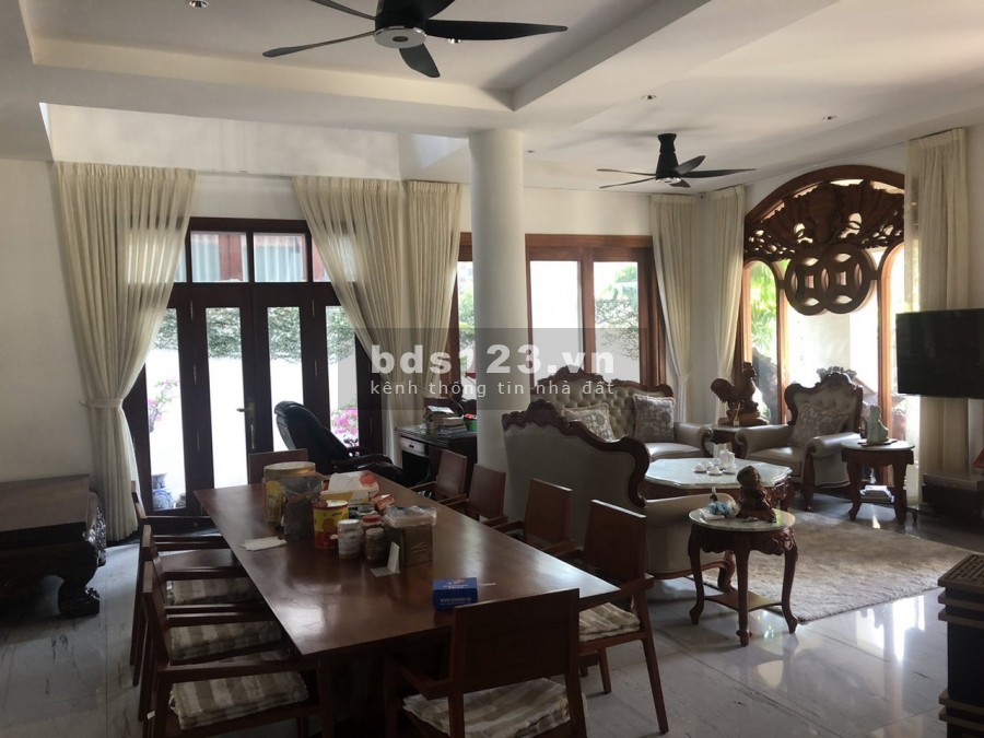 Villas Phú Mỹ Hưng - Khu Nam Quang Diện tích 15 x 18m. Kiến Trúc Cổ Điển Giá 62 tỷ