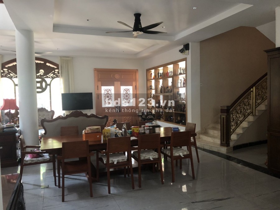 Villas Phú Mỹ Hưng - Khu Nam Quang Diện tích 15 x 18m. Kiến Trúc Cổ Điển Giá 62 tỷ