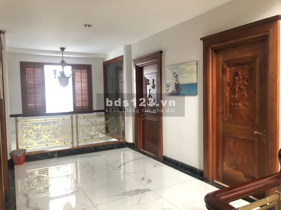 Villas Phú Mỹ Hưng - Khu Nam Quang Diện tích 15 x 18m. Kiến Trúc Cổ Điển Giá 62 tỷ