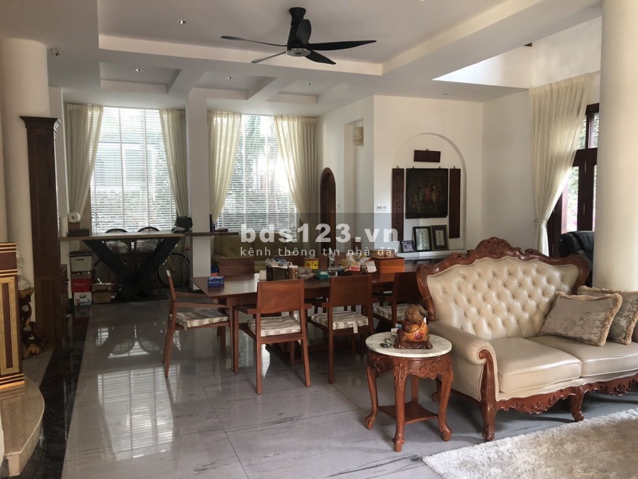 Villas Phú Mỹ Hưng - Khu Nam Quang Diện tích 15 x 18m. Kiến Trúc Cổ Điển Giá 62 tỷ