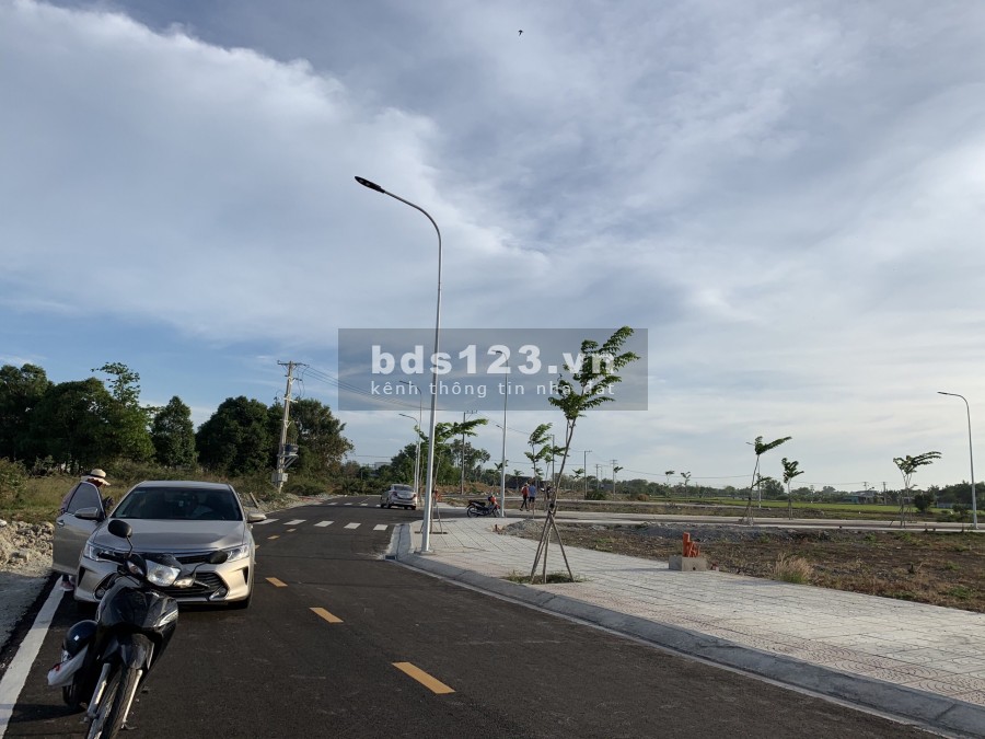 Bán Đất nền Hòa Long 105 m2 gần chợ giá cạnh tranh