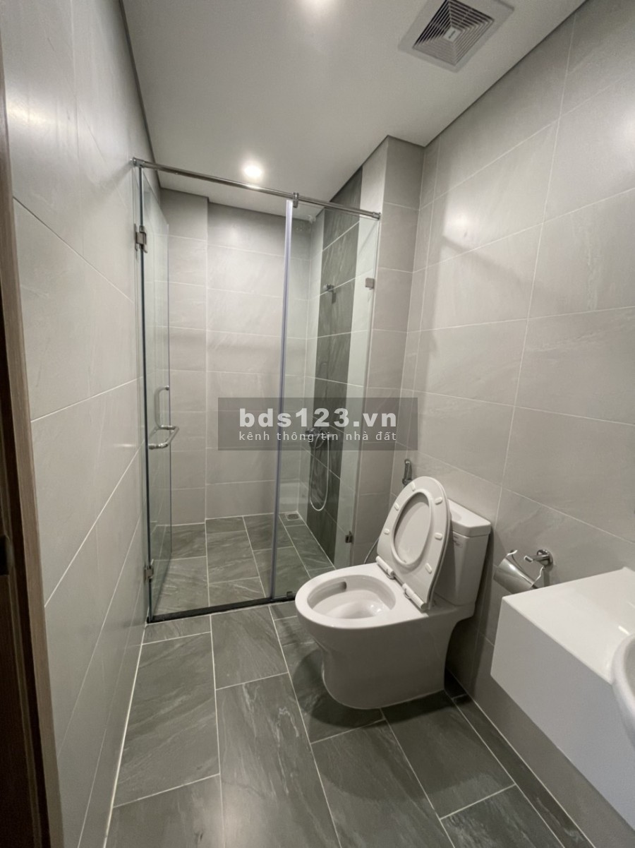 Cho thuê gấp căn góc 2 ngủ 2 wc vinhomes smart city đủ đồ gỗ thiếu đồ điẹn tử giá tốt