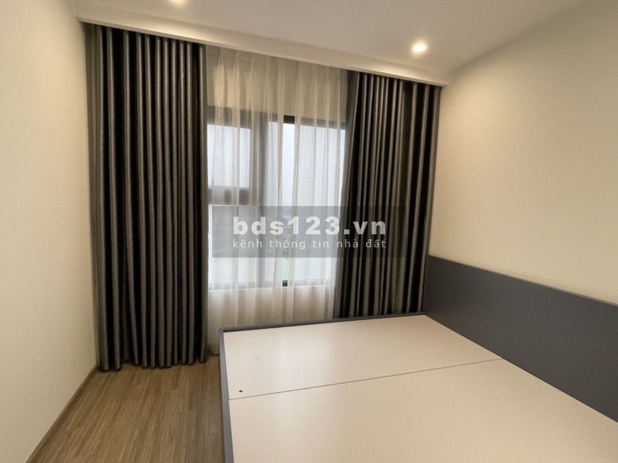 Cho thuê gấp căn góc 2 ngủ 2 wc vinhomes smart city đủ đồ gỗ thiếu đồ điẹn tử giá tốt