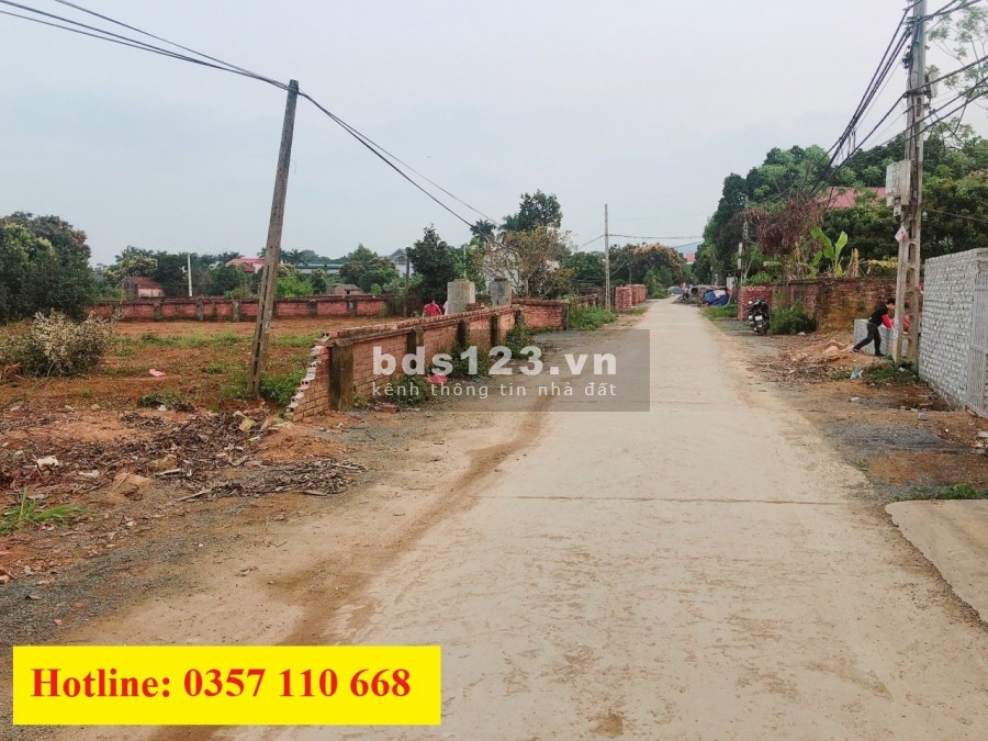 Bán đất tân xã, 200m, MT 10m, full thổ cư, đường ô tô tránh, giá hơn 10tr/m