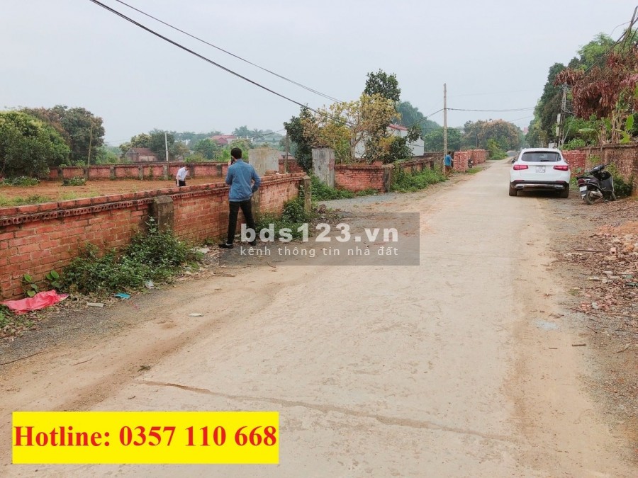 Bán đất tân xã, 200m, MT 10m, full thổ cư, đường ô tô tránh, giá hơn 10tr/m