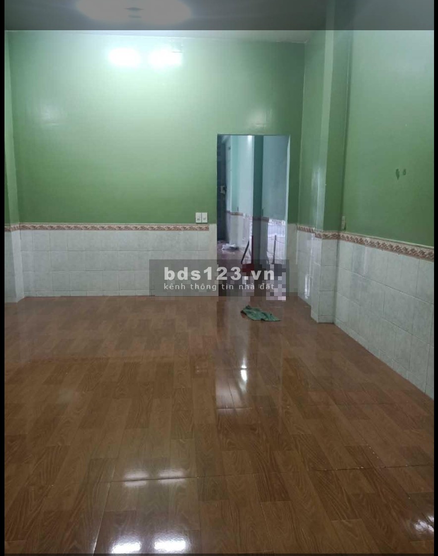 Nhà MTKD trong chợ Phú Lâm Q6. Có vỉa hè rộng DT 4x18M giá 23tr
