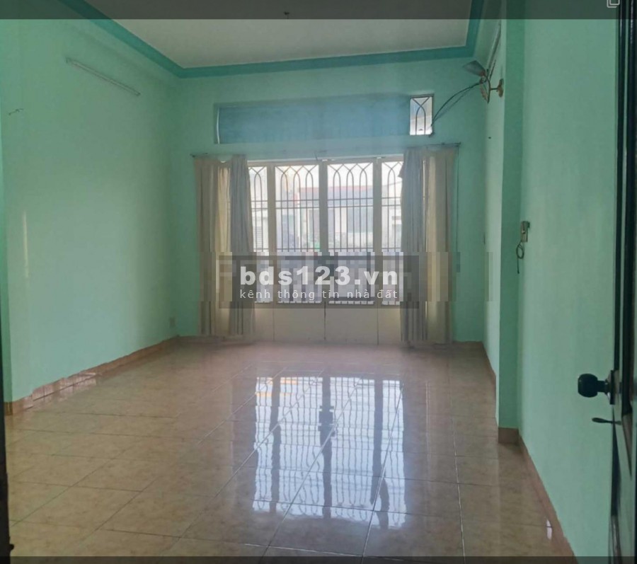 Nhà MTKD trong chợ Phú Lâm Q6. Có vỉa hè rộng DT 4x18M giá 23tr
