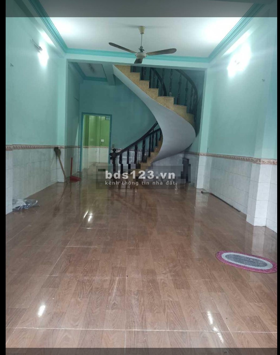 Nhà MTKD trong chợ Phú Lâm Q6. Có vỉa hè rộng DT 4x18M giá 23tr