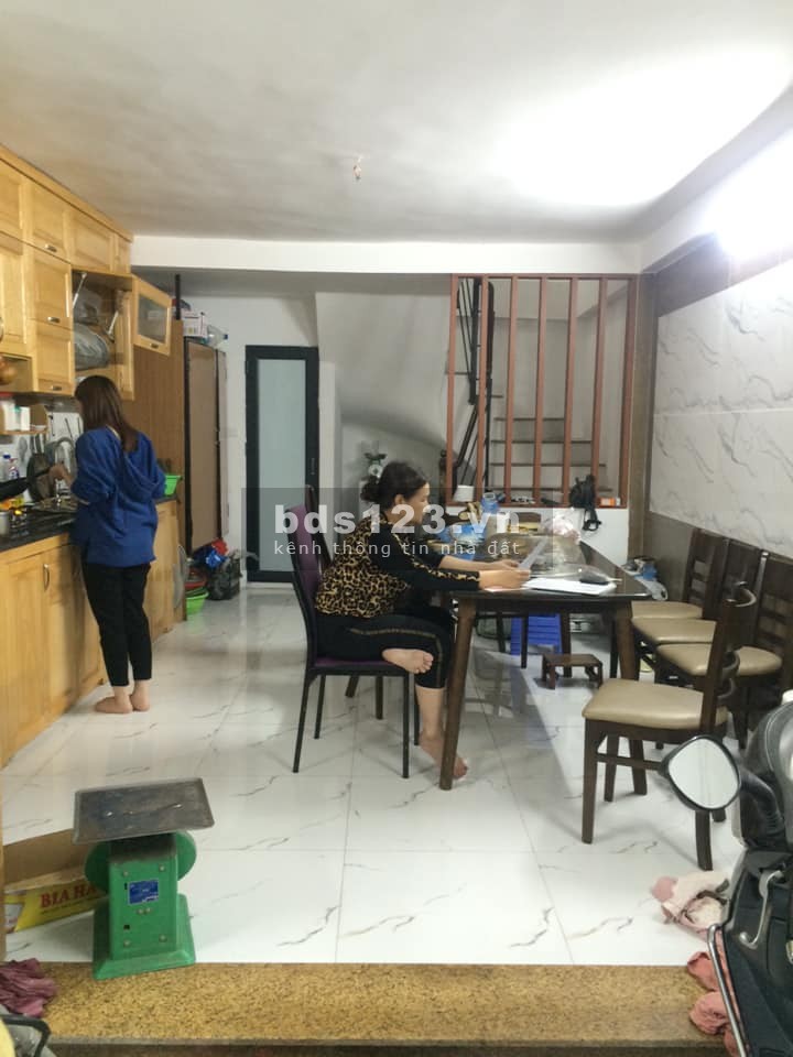 Bán nhà 5 tầng x 38m2 ngõ 43 Cổ Nhuế, cách ô tô tránh 10, giá 4.1 tỷ. LH 0912442669