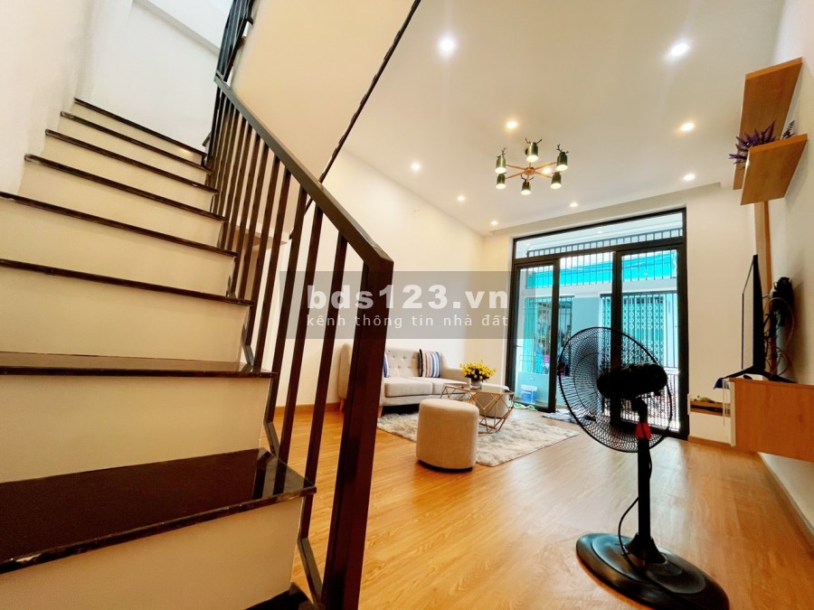 Bán nhà 2 tầng kiệt thẳng tắp kiệt Lê ĐỘ