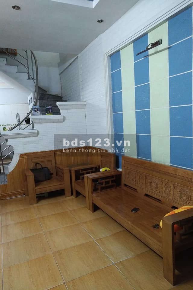 ĐỊNH CÔNG dt 32M2 GIÁ 2.8 TỶ HAI THOÁNG GẦN PHỐ Ở NGAY