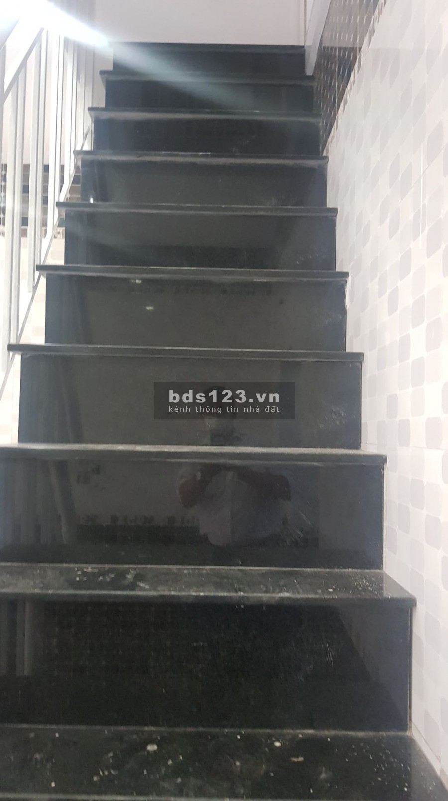 Bán nhà mặt tiền tại Đường Đất Thánh, Tân Bình, Giá chỉ 5.45 tỷ