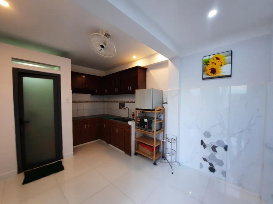 Bán nhà mặt tiền 4m, 4 tầng quận 3, chỉ 4,5 tỷ thương lượng.