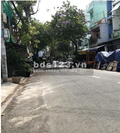 Cần bán nhà MT LÊ THIỆT P.Phú Thọ Hòa DT 4x18m Cấp 4 Giá 7.7 tỷ TL