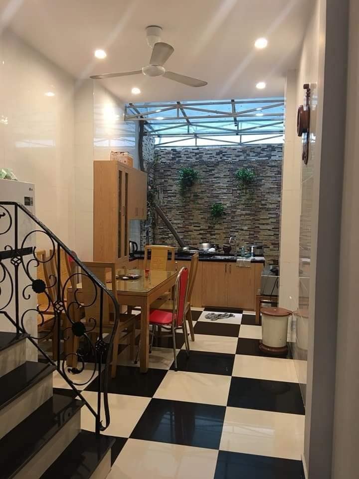 Cần bán nhà ngõ phố Khương Trung 4 tầng 35m cách Ngã Tứ Sở 200m giá 2.85 tỷ