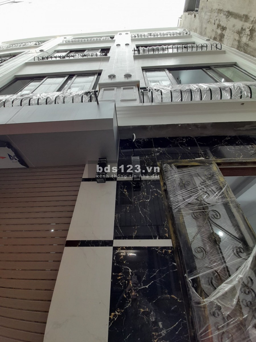 Nhà phân lô Ngõ 218 Lạc Long Quân Trích Sài: 5 Tầng, giá 2,98 tỷ