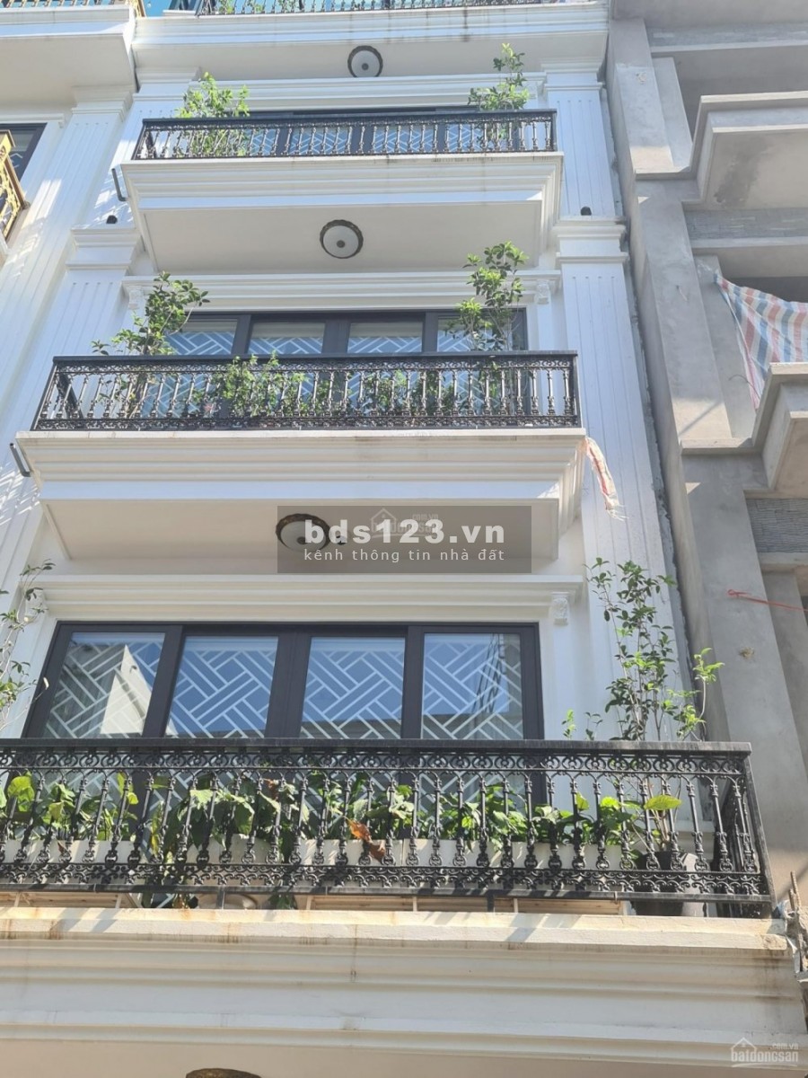 Bán nhà liền kề trung tâm quận Long Biên, hàng hiếm: 6 tầng, mặt tiền 4.6m, có thang máy, hơn 6 tỷ, ô tô vào rộng