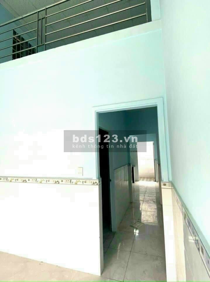 Nhà cấp 4 đang cho thuê có gác đúc, TT Hóc Môn Hóc Môn, 56m2, 900tr
