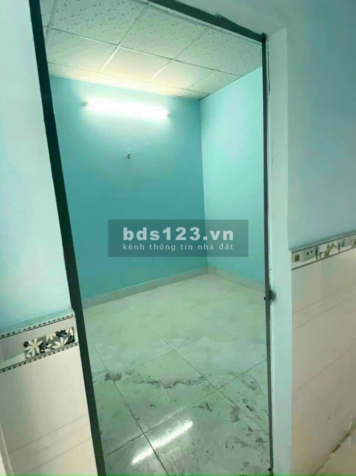 Nhà cấp 4 đang cho thuê có gác đúc, TT Hóc Môn Hóc Môn, 56m2, 900tr
