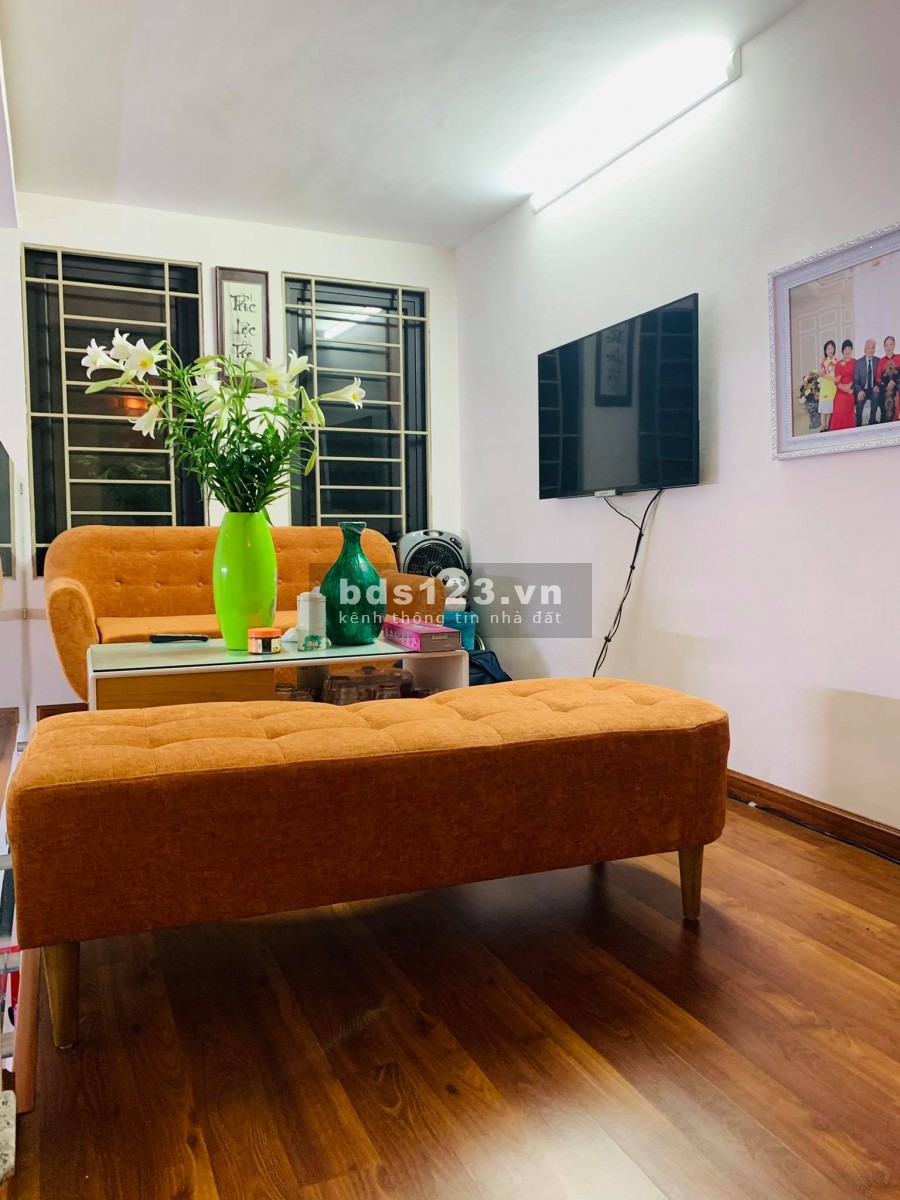 Phố Đội Cấn Linh Lang, Ba Đình, nhà cực đẹp, Lô góc 3 mặt thoáng, 40m2 *5T, cách phố 50m
