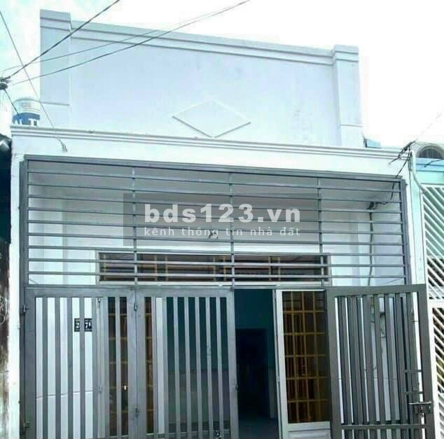 Nhà cấp 4 đang cho thuê có gác đúc, TT Hóc Môn Hóc Môn, 56m2, 900tr