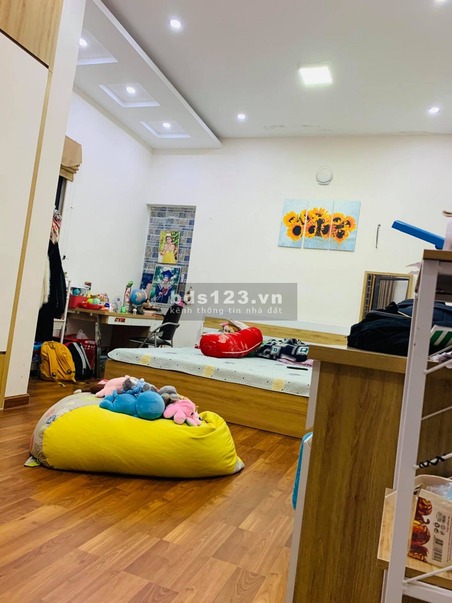 Phố Đội Cấn Linh Lang, Ba Đình, nhà cực đẹp, Lô góc 3 mặt thoáng, 40m2 *5T, cách phố 50m
