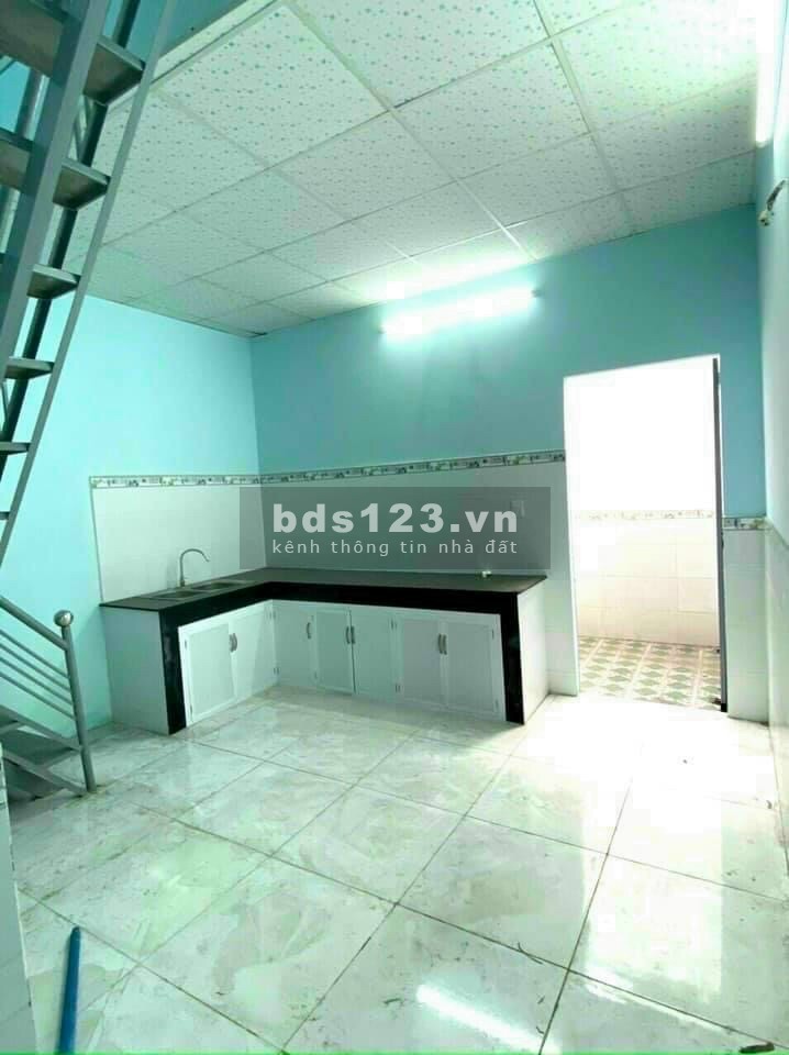 Nhà cấp 4 đang cho thuê có gác đúc, TT Hóc Môn Hóc Môn, 56m2, 900tr