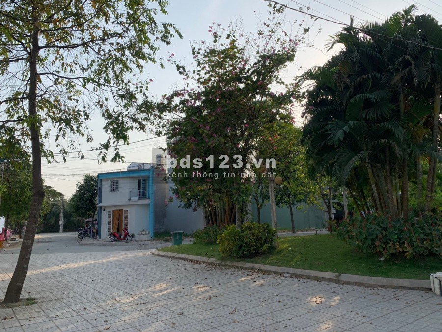 Bán gấp đất Cát Tường Phú Nguyên lô góc ngay trụ sở cát tường đường tỉnh lộ 824