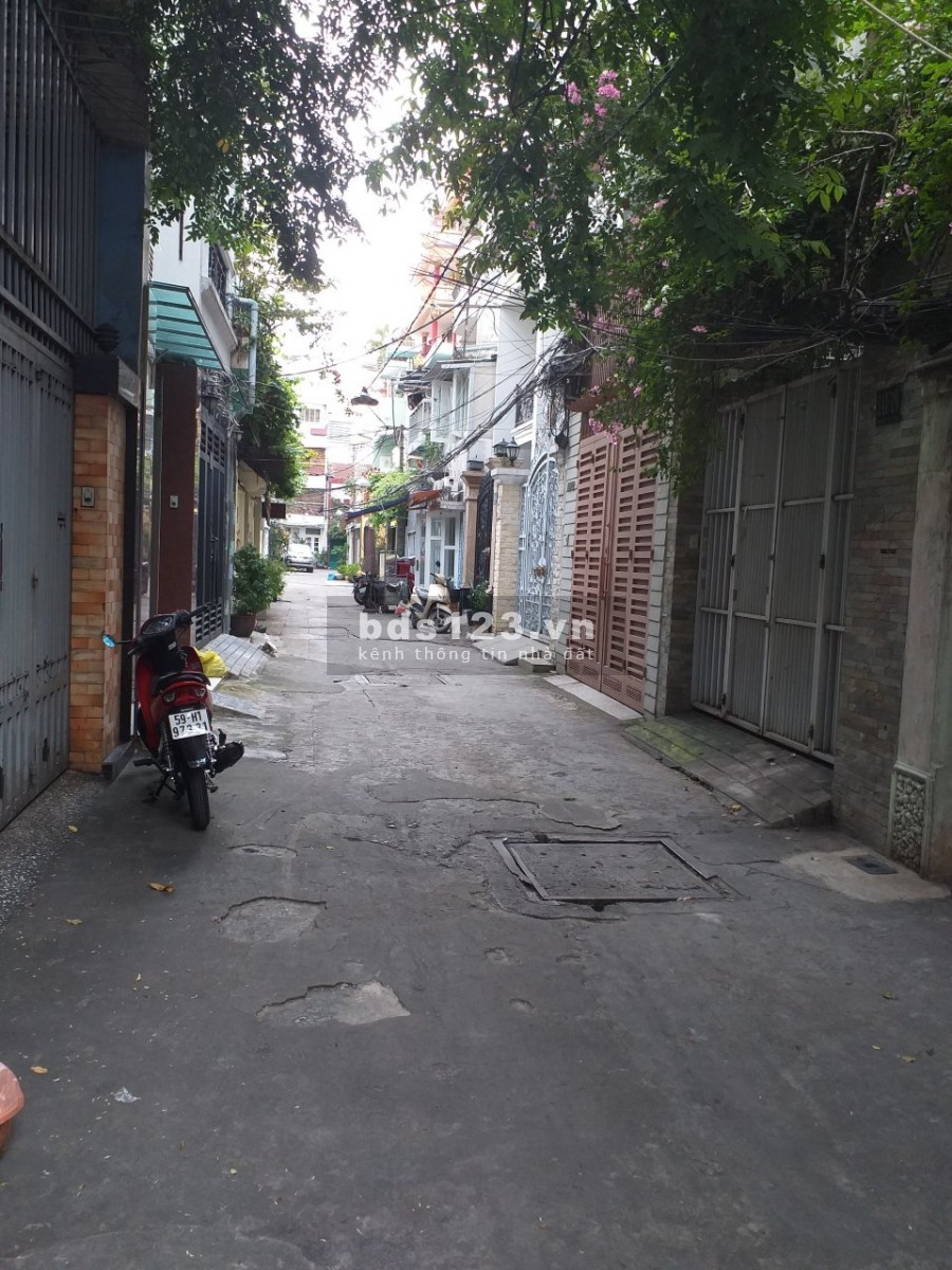 Bán nhà Hẻm 4m 28/57 Trần Bình Trọng P1 Q5. DT: 3m x 10m Hiện trạng: trệt lửng 3 lầu
