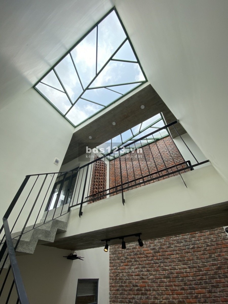 BÁN NHÀ MẶT TIỀN ĐƯỜNG BÙI TRANG CHƯỚC 4 TẦNG, MÊ ĐÚC lh 0947455591