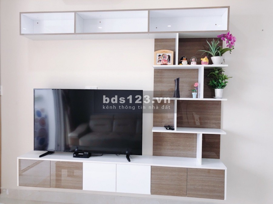 Cho thuê căn hộ 3 phòng ngủ Ochard Parkview, nội thất đẹp, view Landmark 81 giá tốt chỉ 18 triệu/tháng Tel 0942.811.343 Tony đi xem ngay