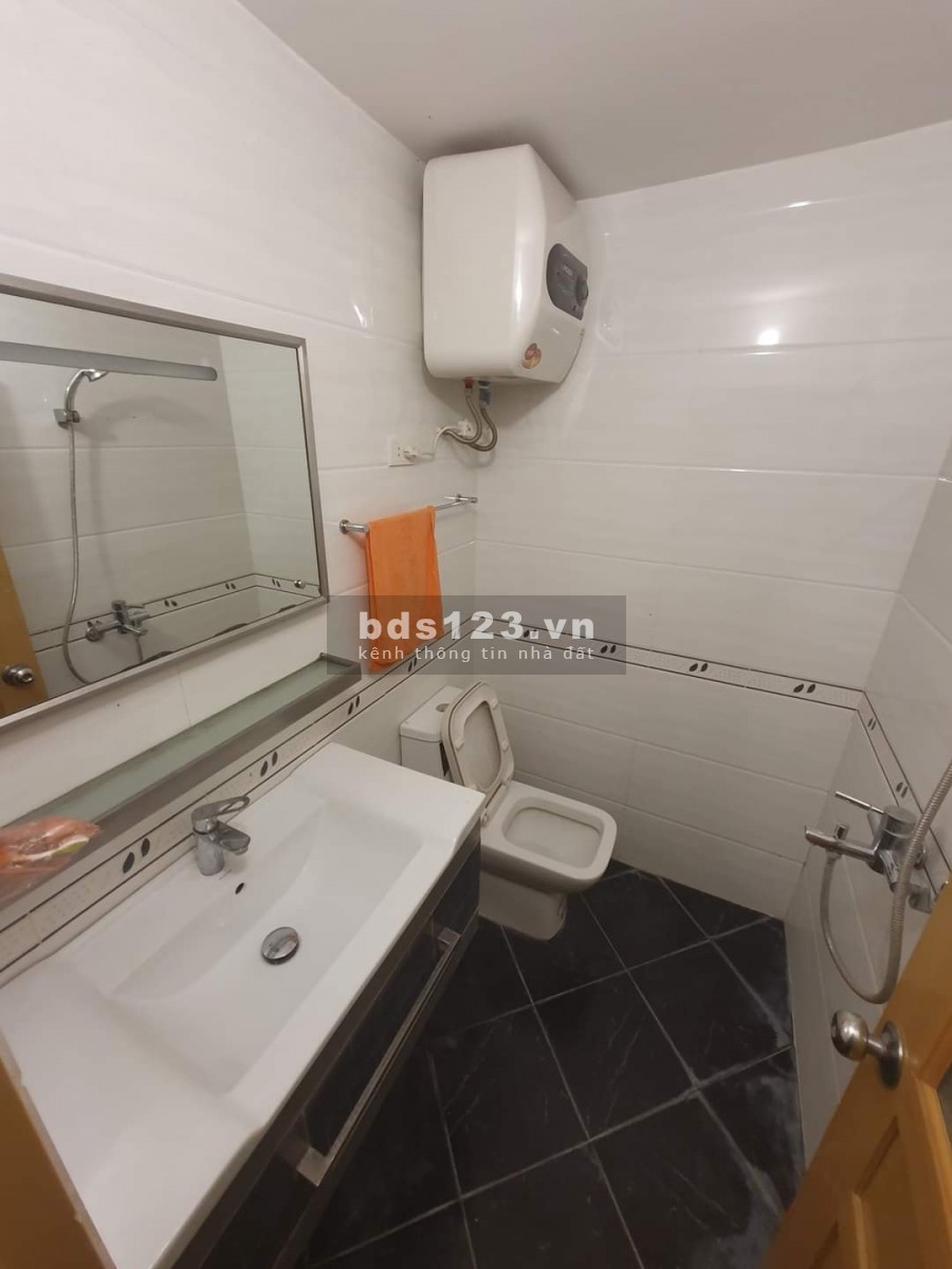 BÁN GẤP NHÀ HÀO NAM 33M2 X 4T, NGÕ THÔNG, 2 BƯỚC RA ĐƯỜNG ÔTÔ, GIÁ 4,1 TỶ.