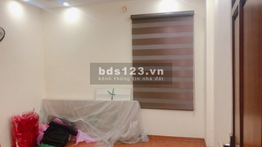 Cần bán gấp căn nhà HXH đường Hoàng Hoa Thám - Bình Thạnh chỉ 100tr/m2. LH: 087.193.102